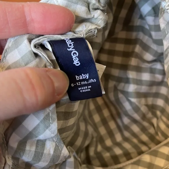 Baby Gap hat - Picture 3 of 3